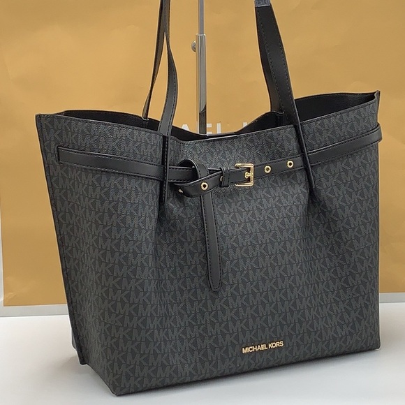 Michael Kors Handbags - MICHAEL KORS
Emilia Large Logo Tote Shoulder Bag
COLOR Black Signature
NWT